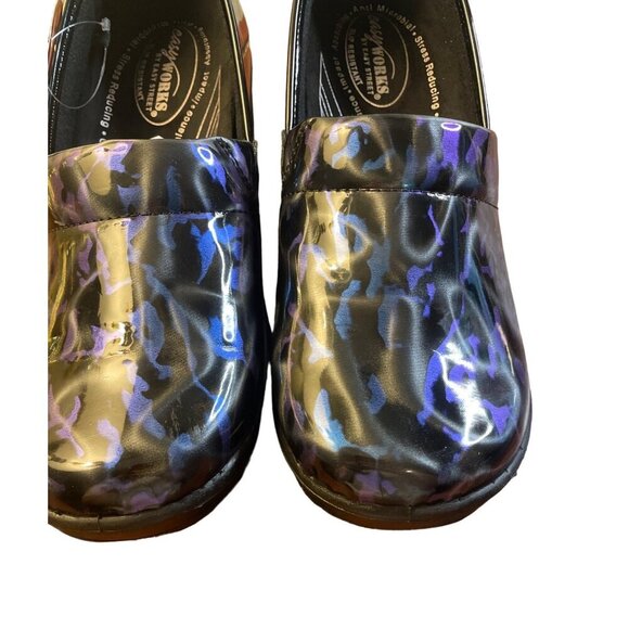Easy Works NEW IN BOX Black Iridescent Non-Slip Anti-Fatigue Laurie Clogs Sz 9.5 - Picture 8 of 9